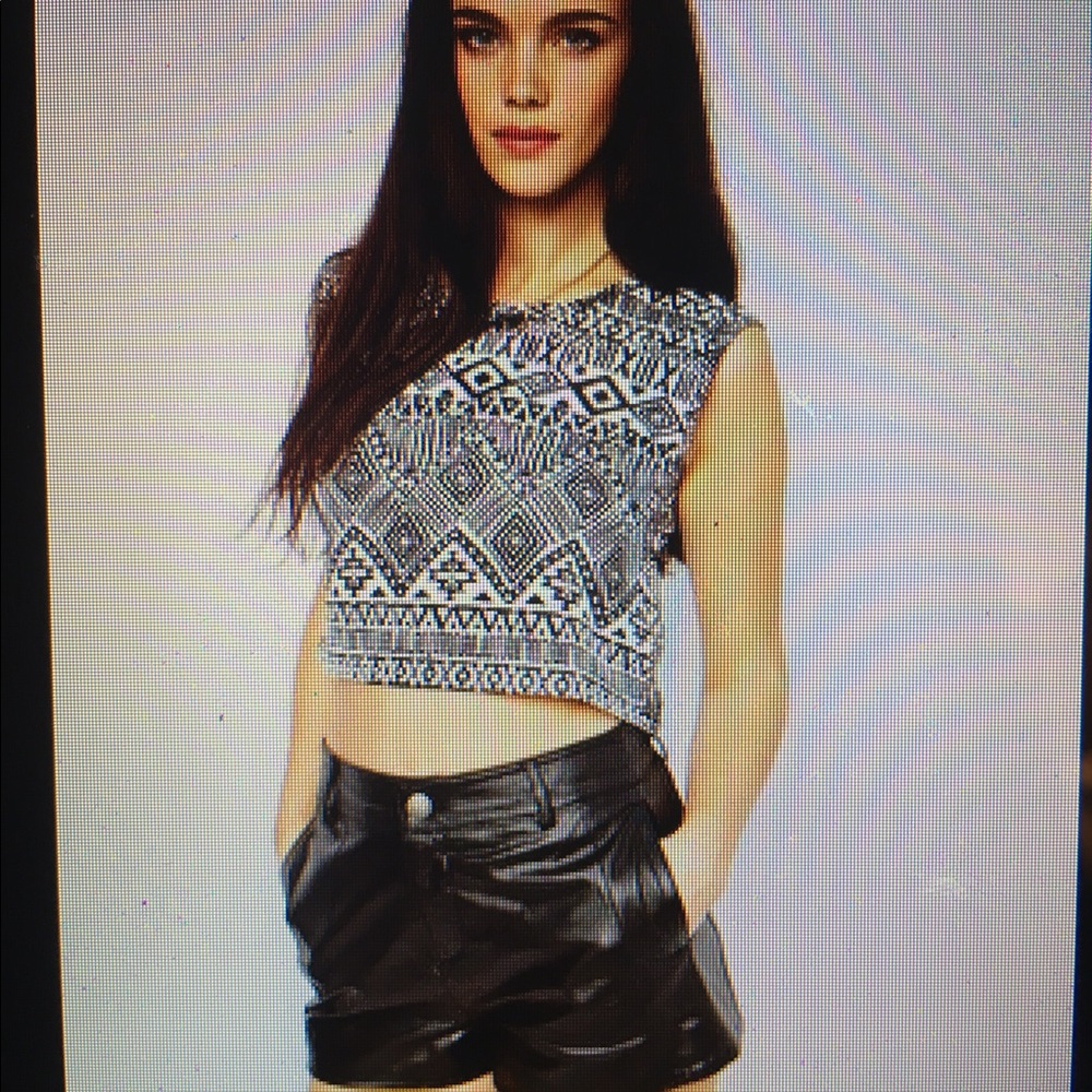 Aztec Crop Top - Picture 4 of 4